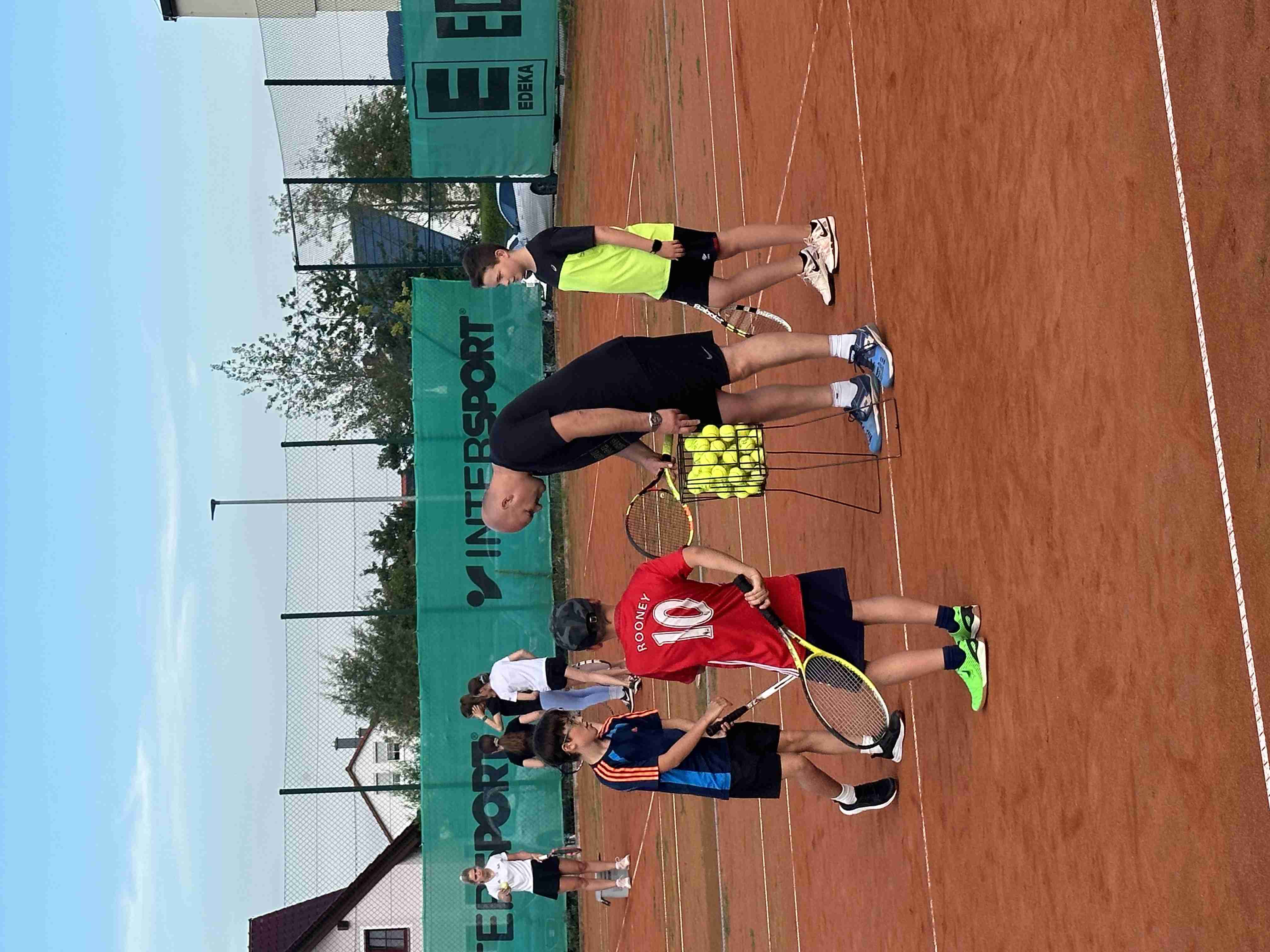                                                     Voller Schwung in´s Tennisvergnügen                                    